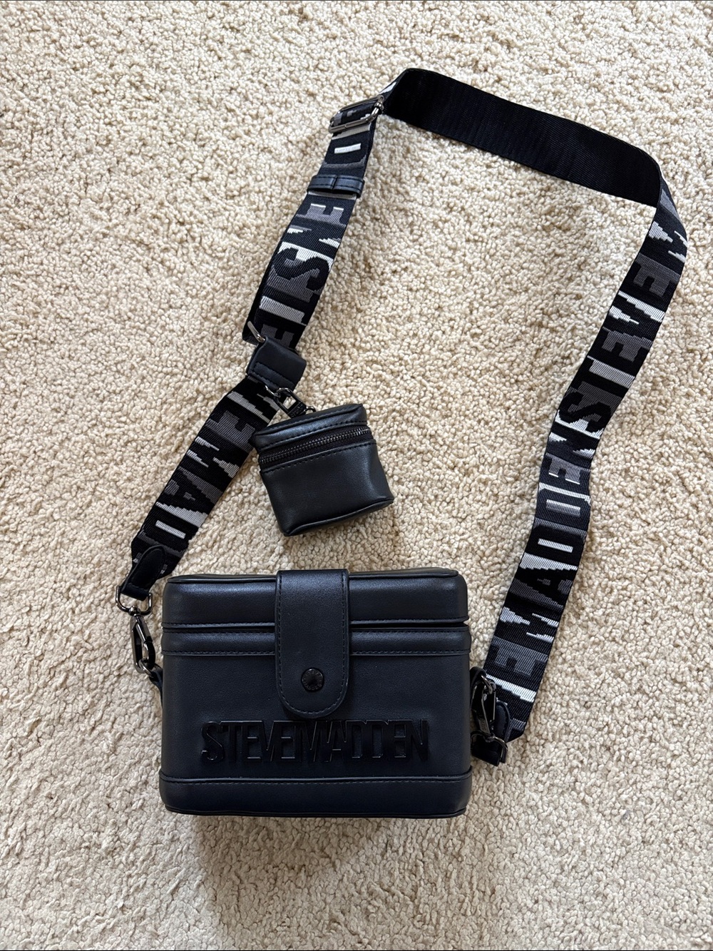Steve Madden “Camera” handbag